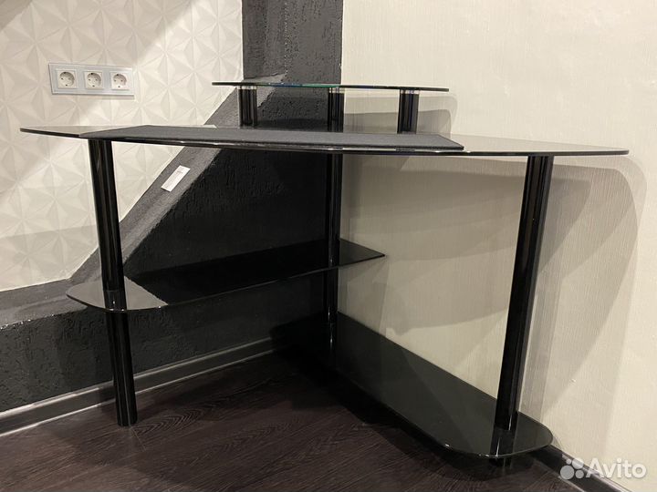 Стол компьютерный угловой стеклянный