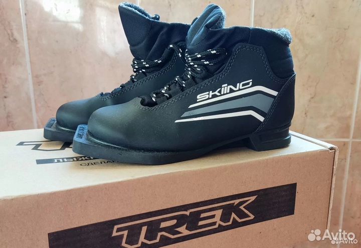 Лыжные ботинки