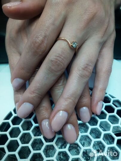 Начинающий мастер маникюра