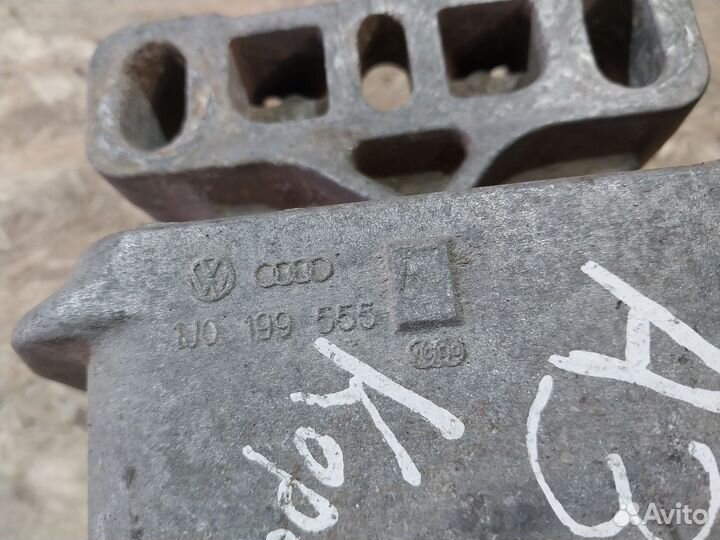 Опора МКПП Volkswagen Golf 4 Volkswagen Bora