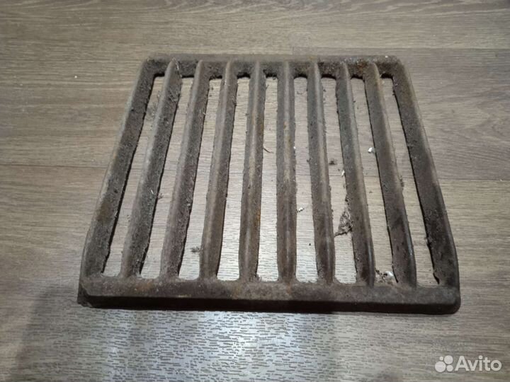Колосники чугунные. Размер 25:25 см