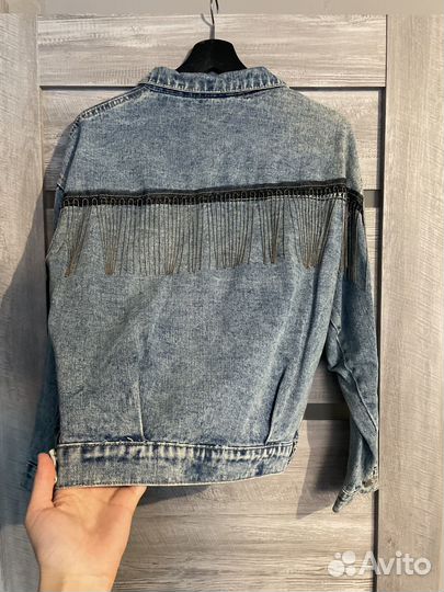 Джинсовая куртка