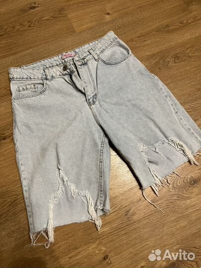 Джинсовые шорты бермуды рваные