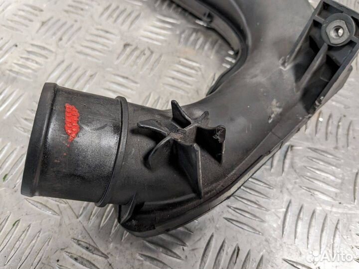 Патрубок интеркулера Renault Trafic 2 8200526443