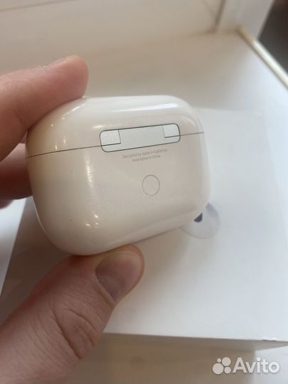 Apple AirPods Pro Lightning