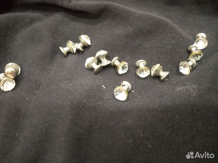 Стразы на клепках