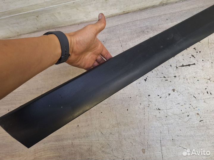 Молдинг двери передний левый Volkswagen Passat B5