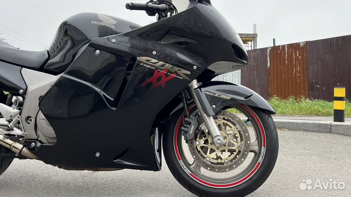 Honda CBR 1100 XX 2001 год