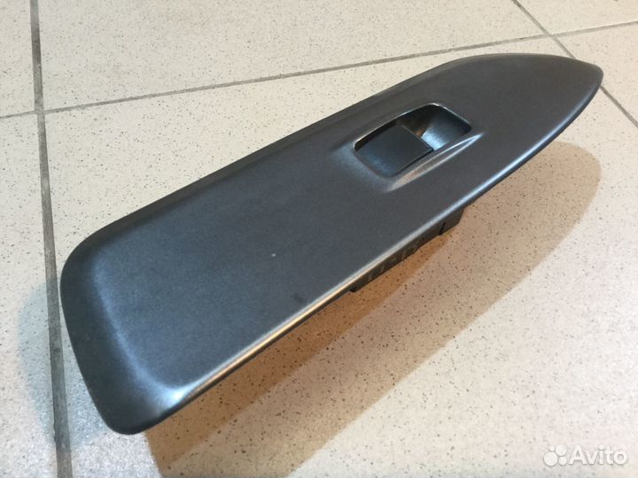 Кнопка стеклоподъемника передняя Митсубиси Лансер