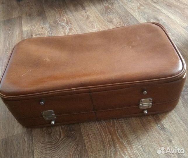 Чемодан ретро