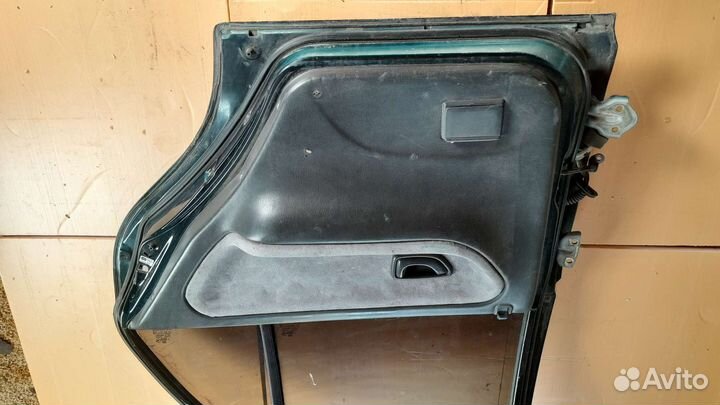 Задняя правая дверь на hyundai sonata 3