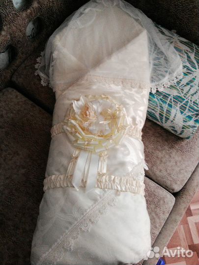 Продам комплект на выписку