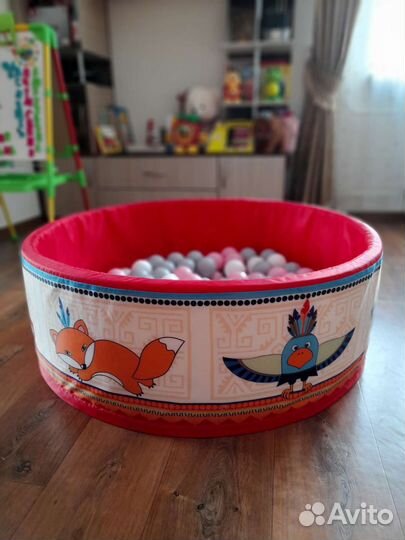 Сухой бассейн шариками