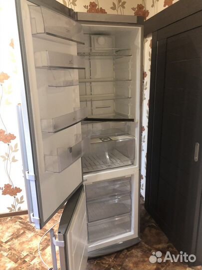 Холодильник electrolux