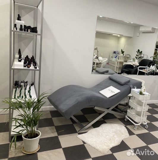 Аренда кушетки для наращивания ресниц