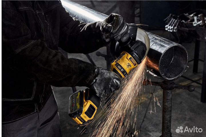 Шлифмашина угловая DeWalt DCG440N 54V без аккумулятора