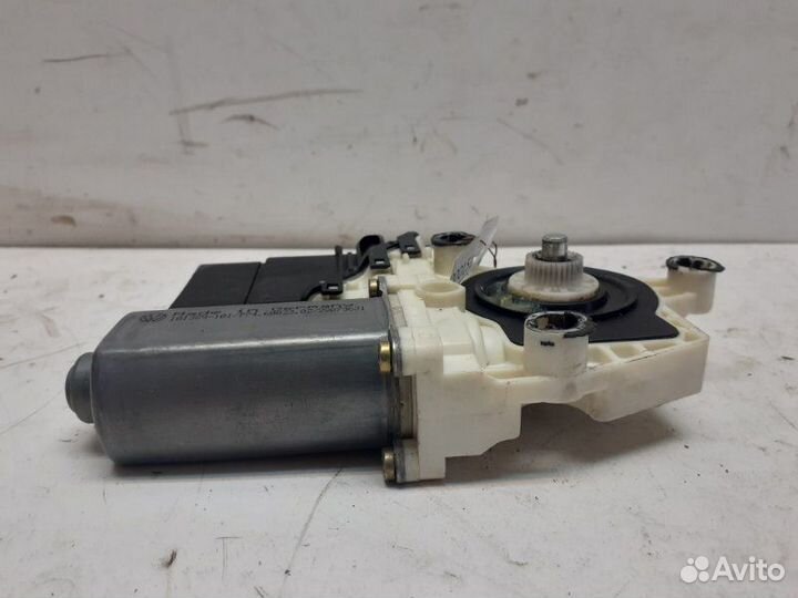 Моторчик стеклоподъемника Volkswagen Golf Iv/Bora