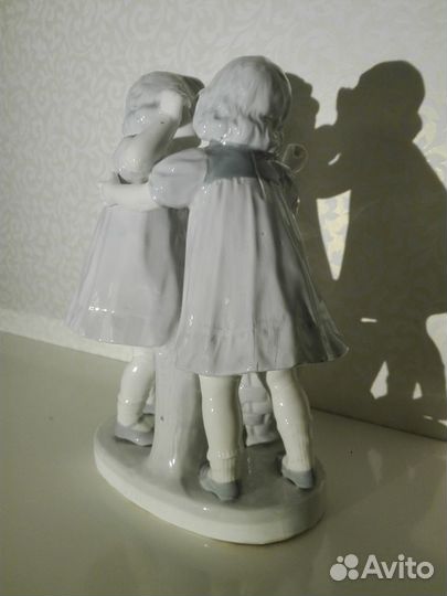 Скульптура две Девочки (Близнецы,Gemini) Германия