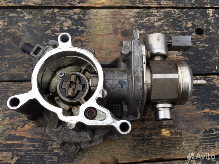 Топливный вакуумный насос skoda octavia A5