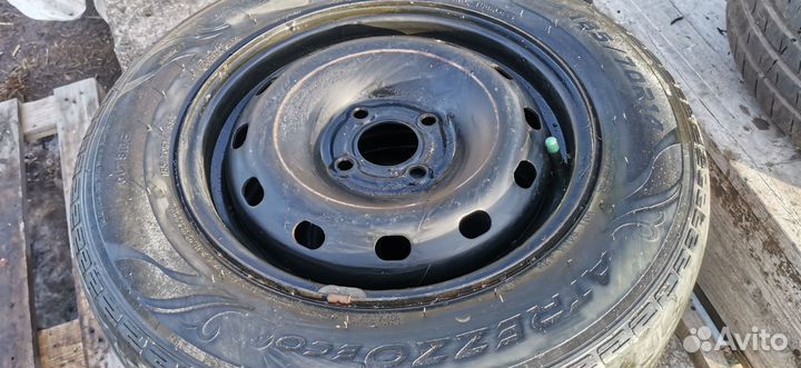 Колёса в комплекте летней на Рено логан