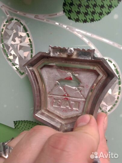 Газ значок на машину