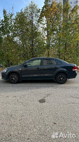 Volkswagen Polo 1.6 МТ, 2014, 220 000 км