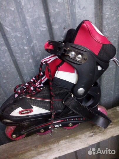 Роликовый конек Novus(на запчасти)