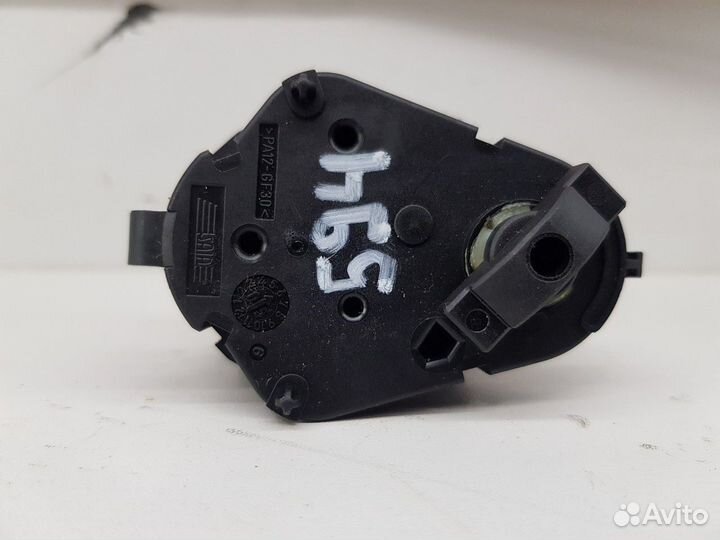 Моторчик привода заслонок отопителя (BMW 5)