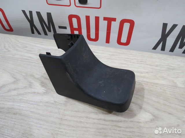 Накладка крепления сиденья Mitsubishi Outlander XL