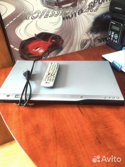 DVD проигрыватель lg dk677x
