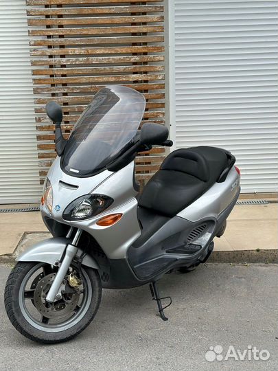 Piaggio X9