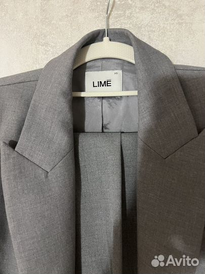 Серый костюм Lime