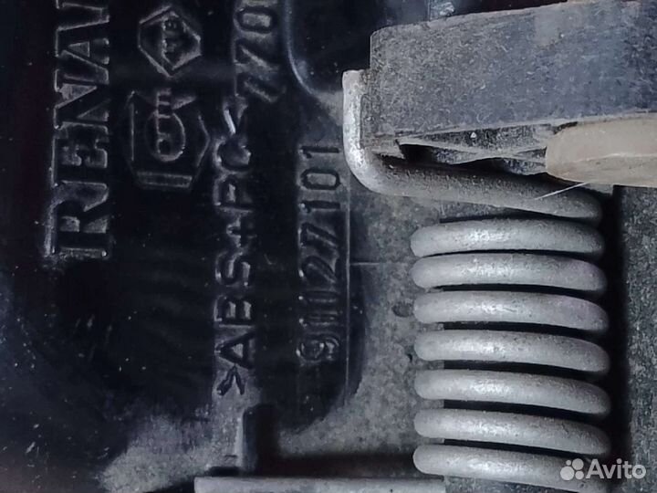 Ручка внутренняя передняя правая Renault Logan