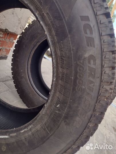 Bridgestone Ice Cruiser 7000S 215/65 R16 98T