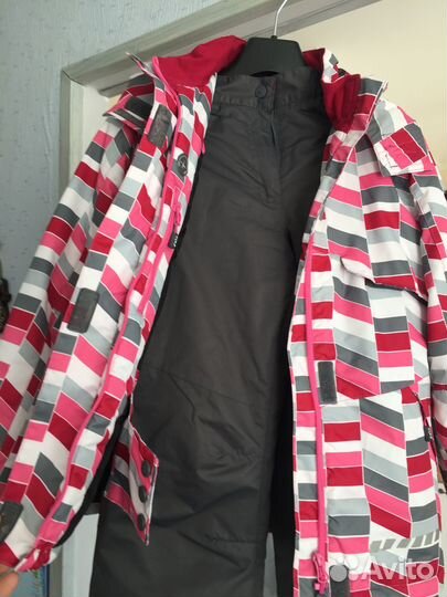 Демисезонный костюм для девочки 140