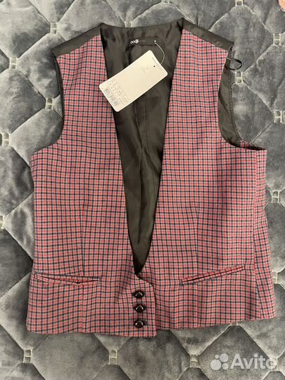 Новый жилет женский костюмный 44