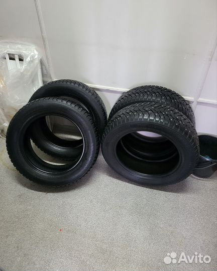 Nokian Tyres Hakkapeliitta 8 SUV 215/60 R17 100T