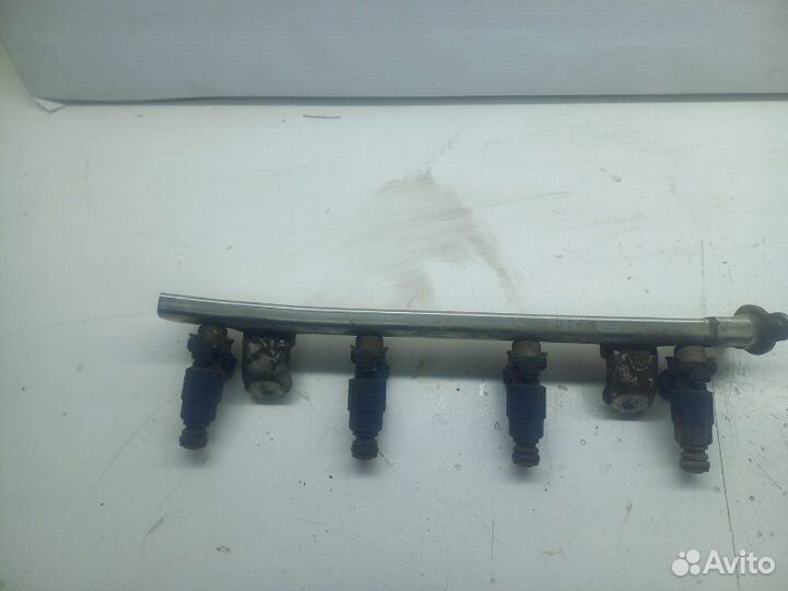 Рампа с форсунками Kia Cerato седан G4FG 2013