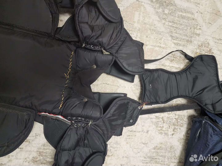 Вратарская хоккейная форма