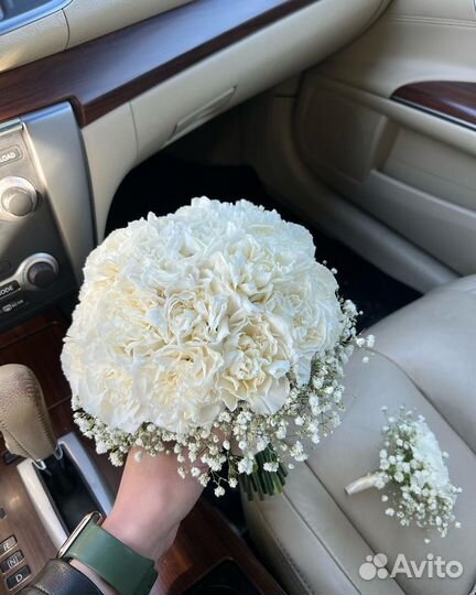 Букет невесты, бутоньерка, свадебный букет