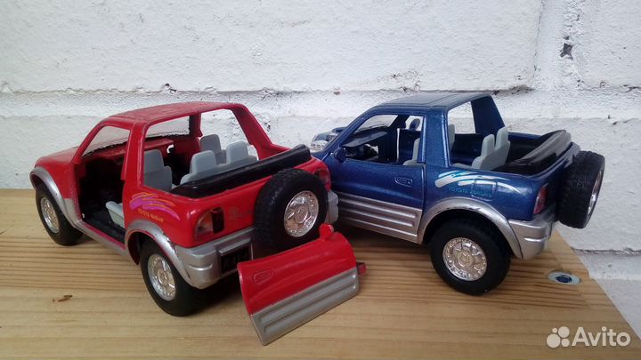Toyota RAV4 Kinsmart 1/32 (2 штуки)