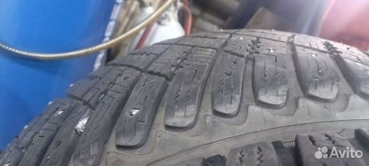 Goodyear UltraGrip 215/55 R17