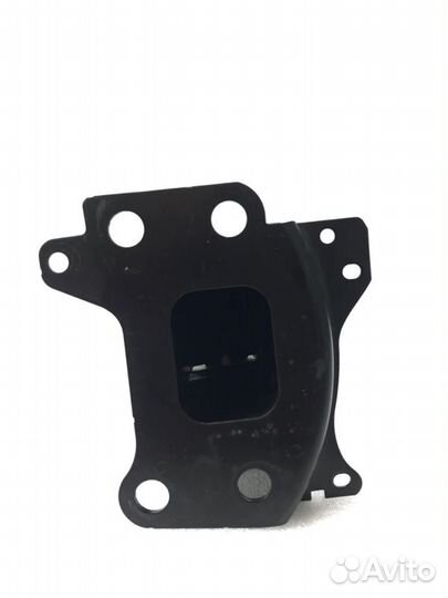 Кронштейн усилителя бампера передний левый Audi A3