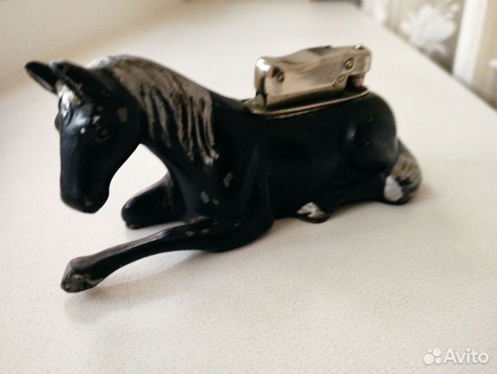 Зажигалка бензиновая настольная-ссср -конь метал