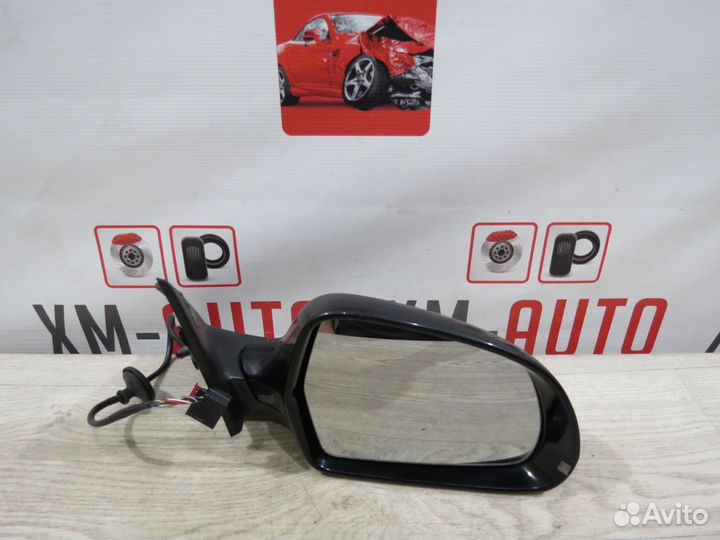 Зеркало правое Audi Q3