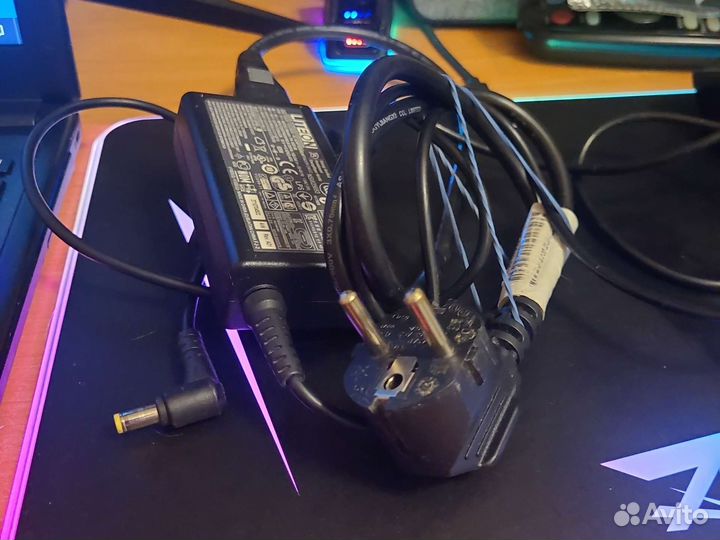 Продам ноутбук Аcer состояния нового