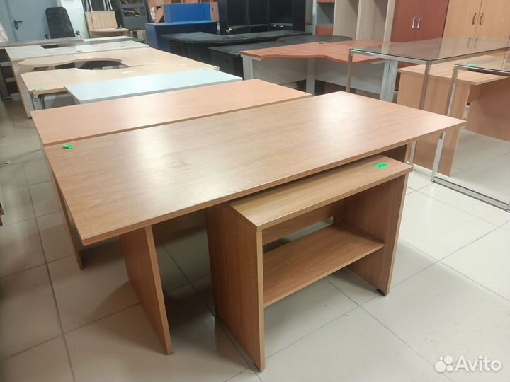 Столы б.у., много