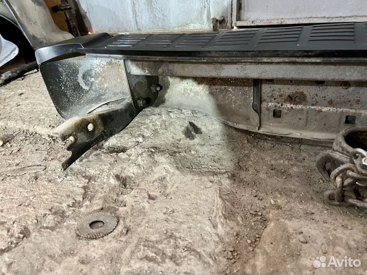 Задний бампер toyota hilux