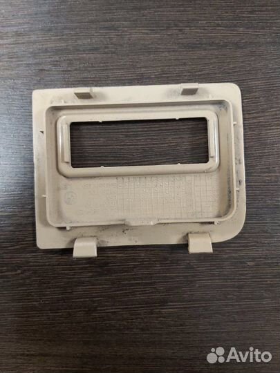 Обшивка крышки багажника Bmw X5 4.8I E70 N62N 4.8I