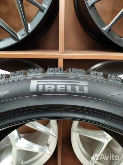 Pirelli Ice Zero 295/35 R21 107H